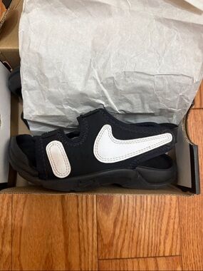 Nike Black and White Kids' Slide Sandals with Velcro Strap